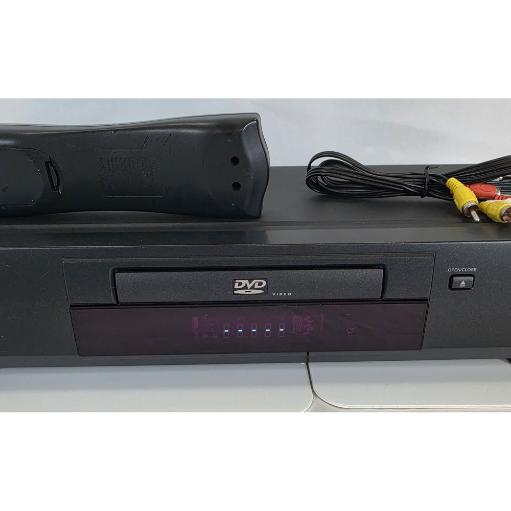 Beautiful Working Philips DVD/CD Player DVD621AT  Tested With Remote & Cables